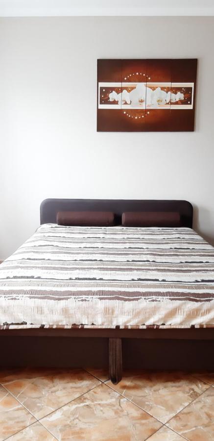 Flora Apartman Дьюла Экстерьер фото