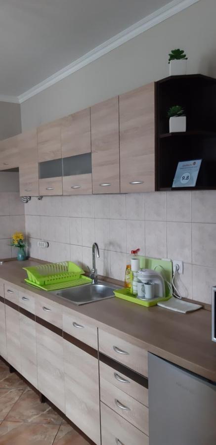 Flora Apartman Дьюла Экстерьер фото